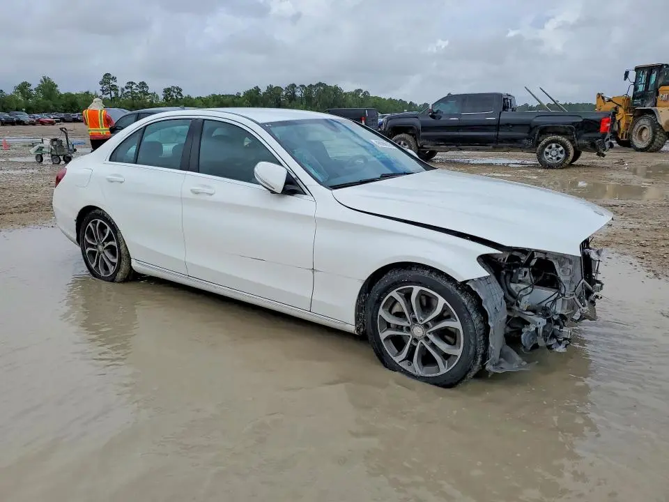 2015 MERCEDES-BENZ C 300  