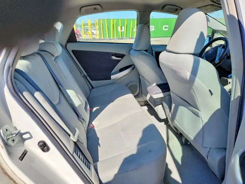 2010 TOYOTA PRIUS III  