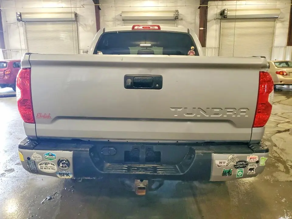2017 TOYOTA TUNDRA SR5  
