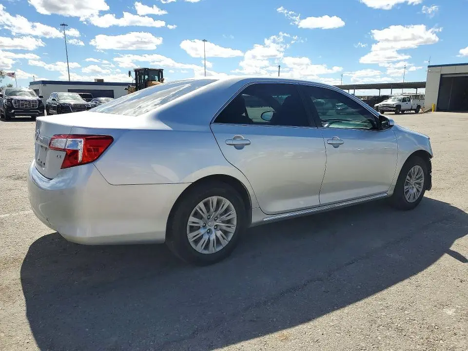 2012 TOYOTA CAMRY LE  