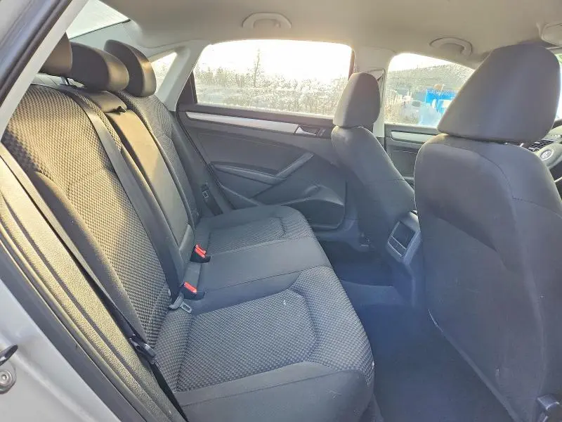 2014 VOLKSWAGEN PASSAT S  