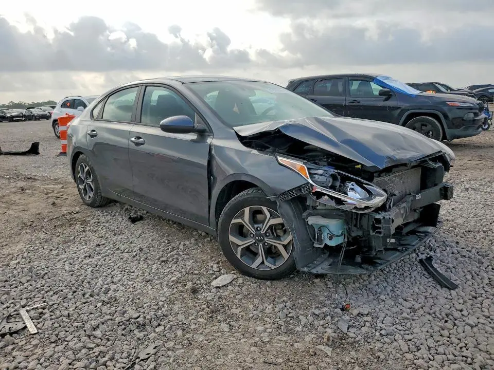 2021 KIA FORTE LXS  