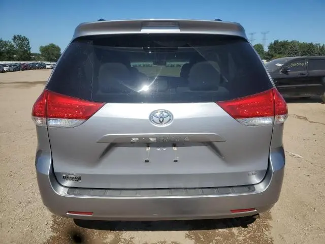 2012 TOYOTA SIENNA LE  