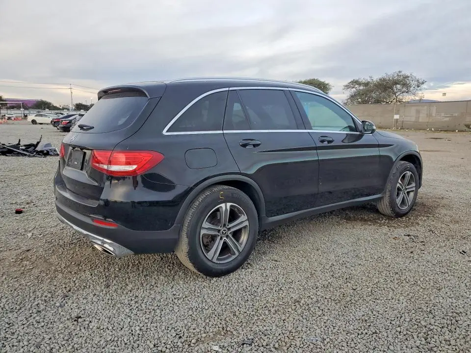 2019 MERCEDES-BENZ GLC 300  