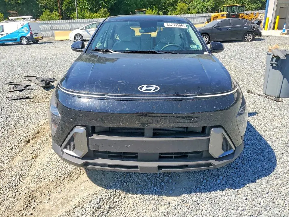 2024 HYUNDAI KONA SE  