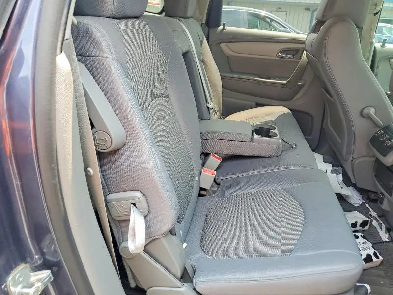 2014 CHEVROLET TRAVERSE LS  