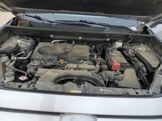 2021 TOYOTA RAV4 XLE  