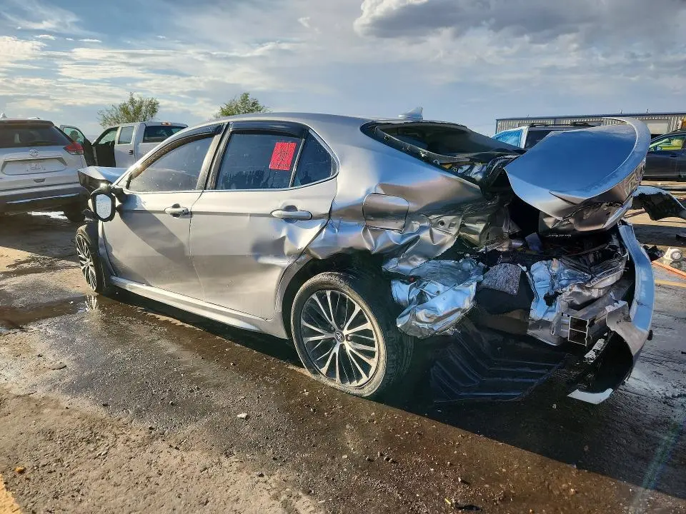 2019 TOYOTA CAMRY SE  