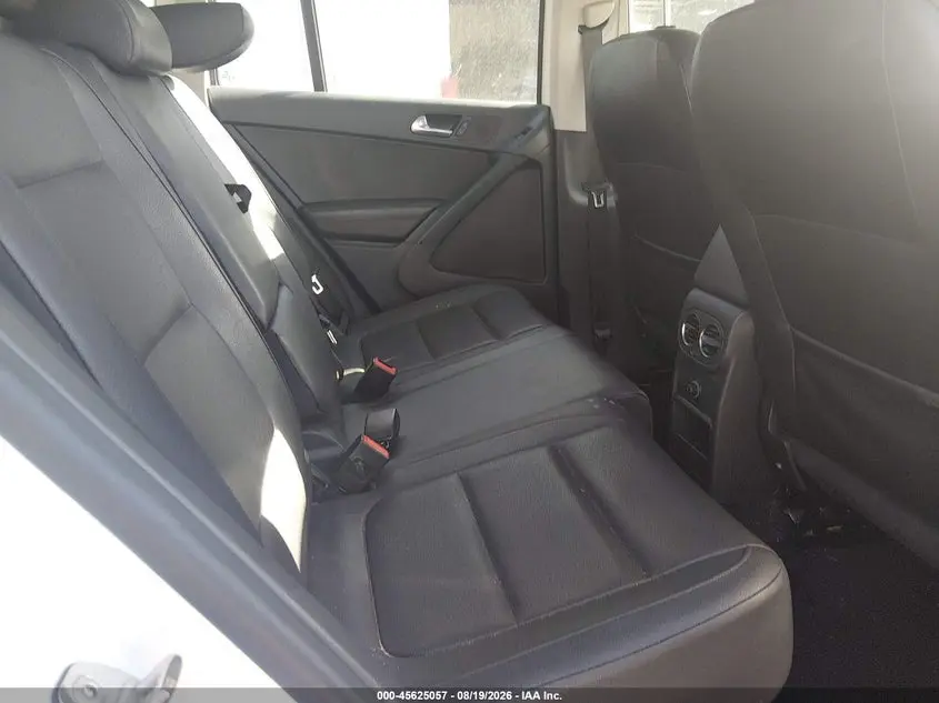 2017 VOLKSWAGEN TIGUAN  