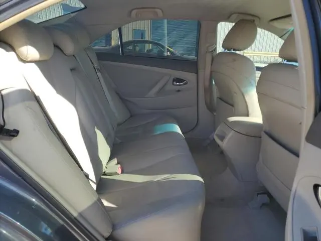2011 TOYOTA CAMRY SE  