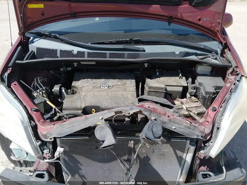 2014 TOYOTA SIENNA LE V6 8 PASSENGER