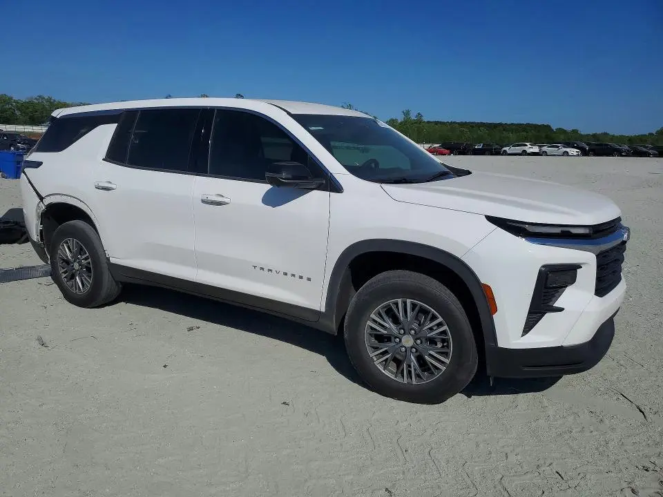 2024 CHEVROLET TRAVERSE LS  