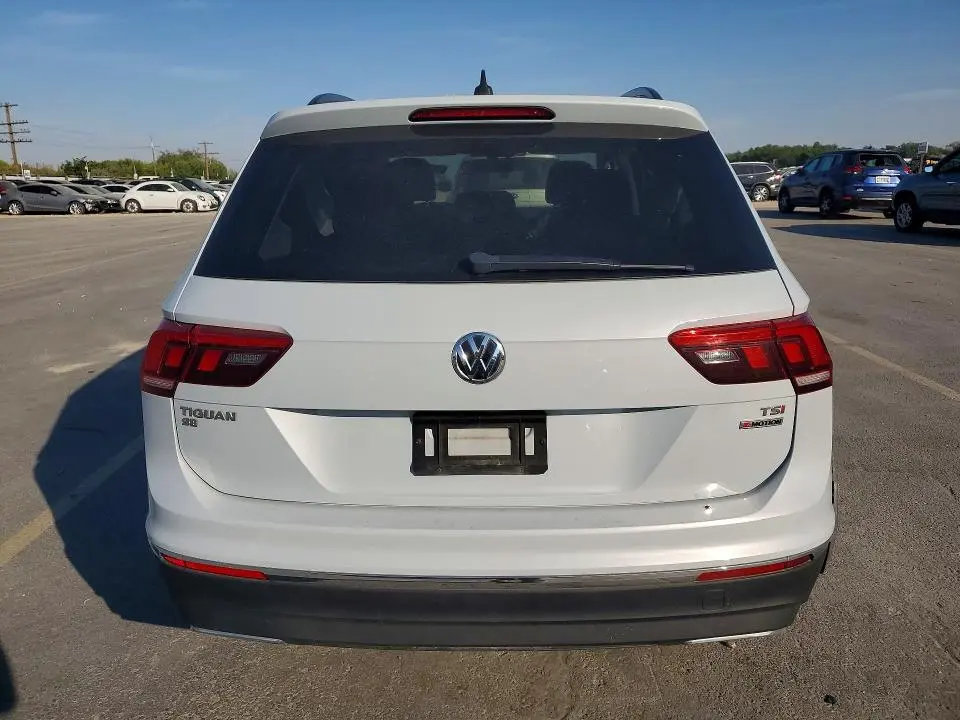 2018 VOLKSWAGEN TIGUAN SE  