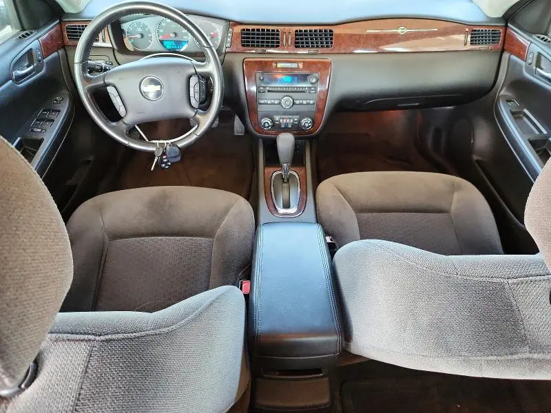 2011 CHEVROLET IMPALA LT  