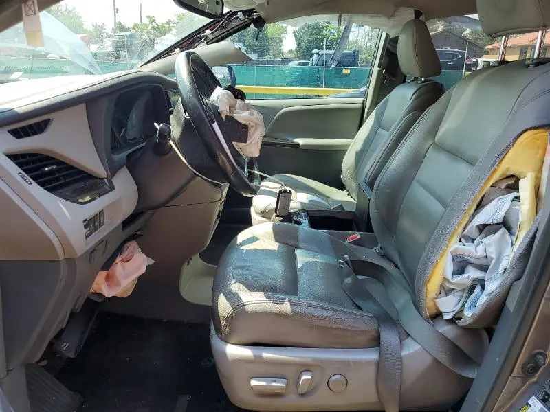 2017 TOYOTA SIENNA XLE PREMIUM 7-PASSENGER  