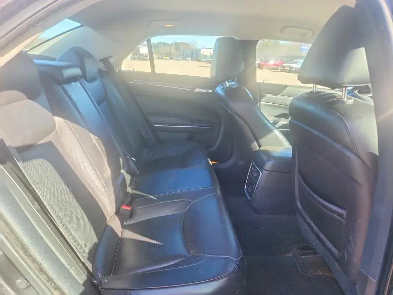 2019 CHRYSLER 300 LIMITED  