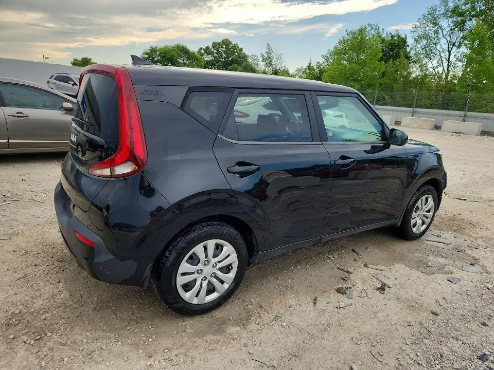 2022 KIA SOUL LX  