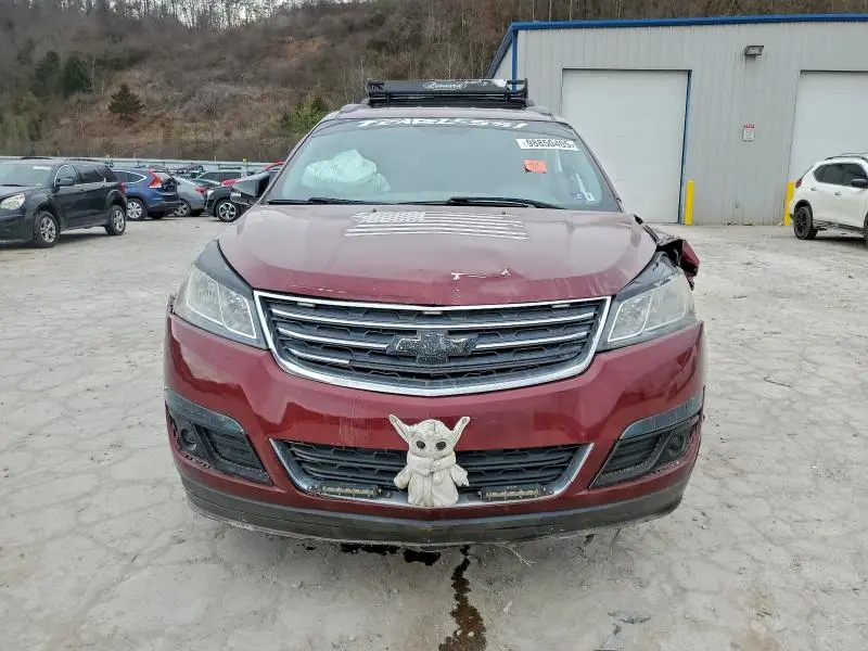 2017 CHEVROLET TRAVERSE LT  