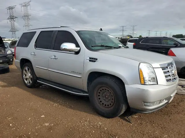 2010 CADILLAC ESCALADE LUXURY  