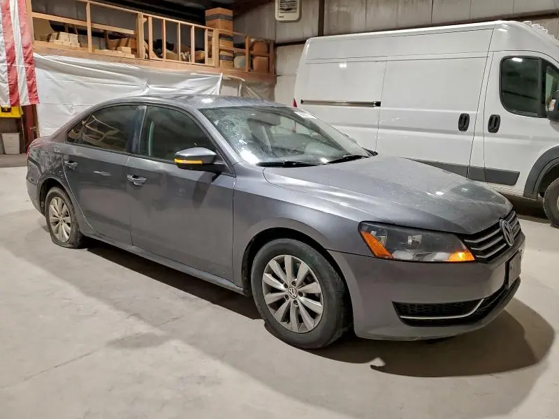 2013 VOLKSWAGEN PASSAT S  