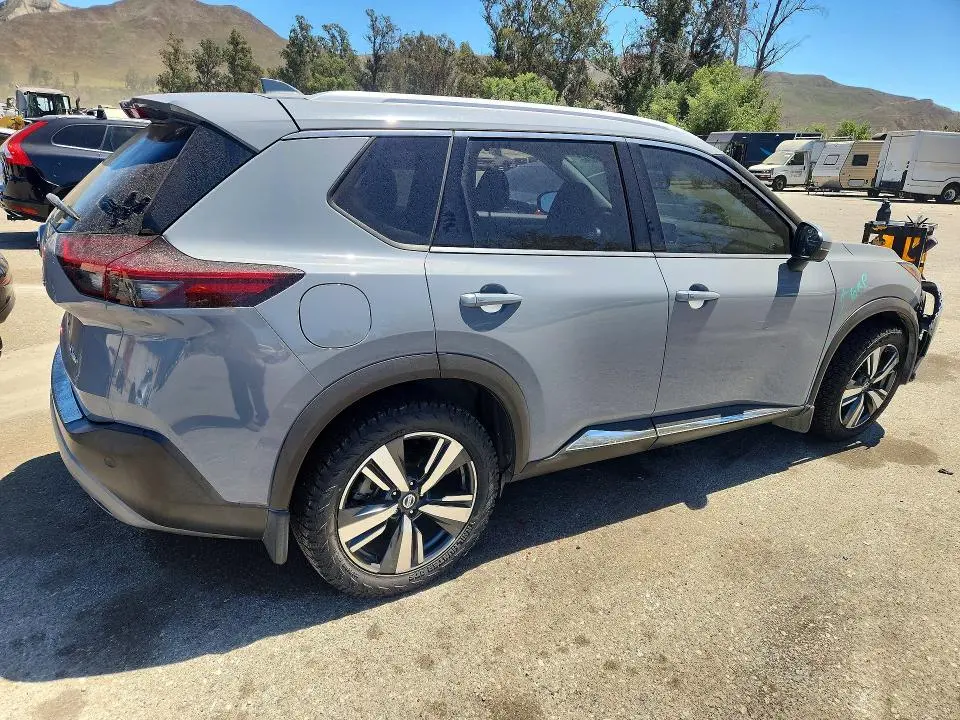 2021 NISSAN ROGUE SL  