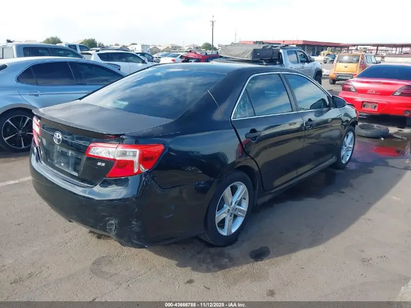 2014 TOYOTA CAMRY SE