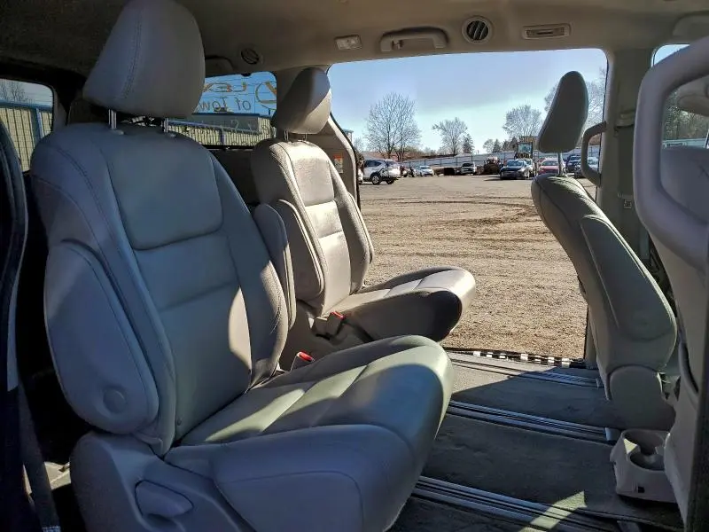 2020 TOYOTA SIENNA XLE  