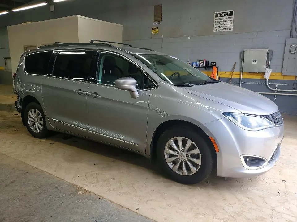2017 CHRYSLER PACIFICA TOURING L  
