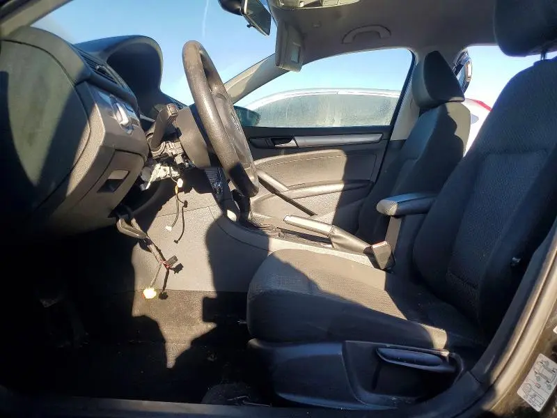2012 VOLKSWAGEN PASSAT S  