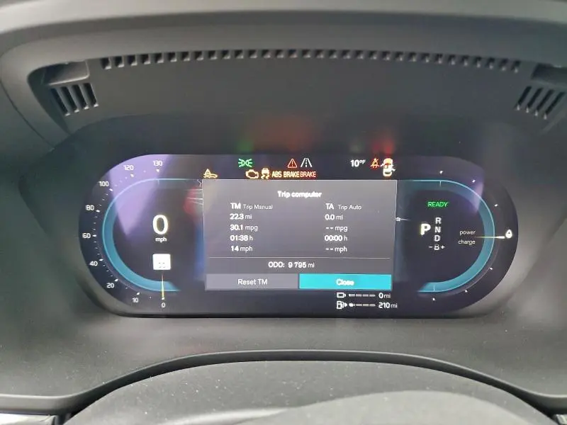 2024 VOLVO XC60 CORE  