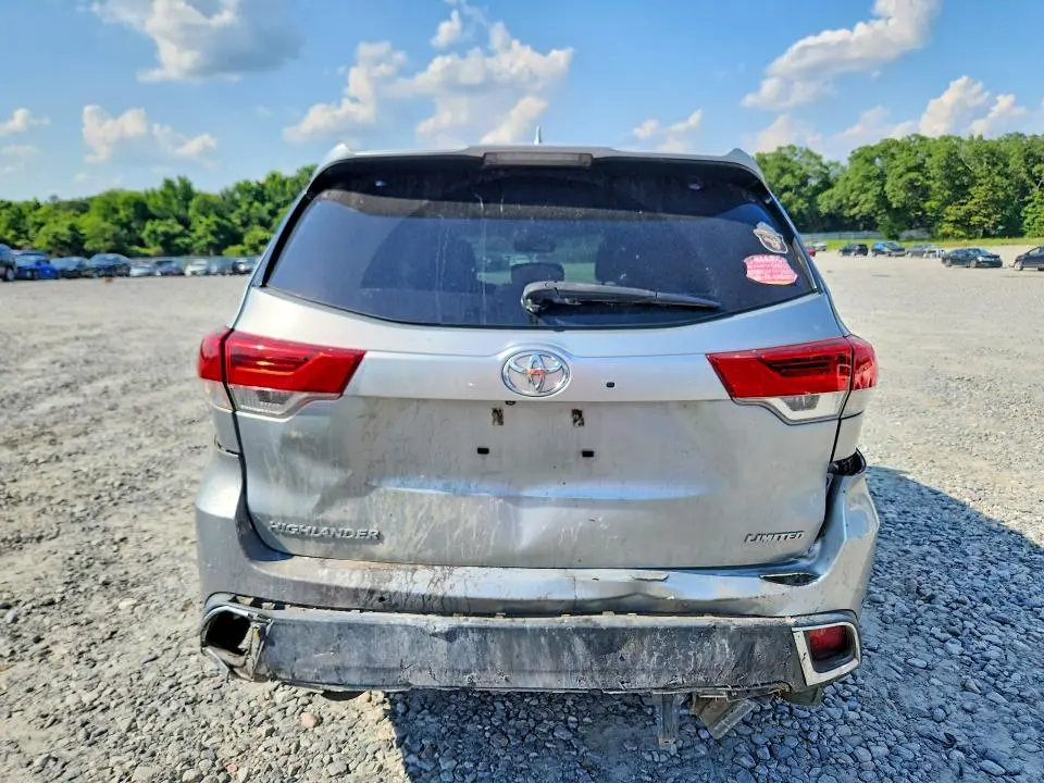 2017 TOYOTA HIGHLANDER LIMITED  