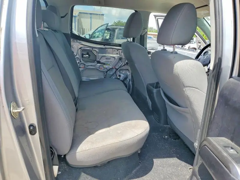2020 TOYOTA TACOMA SR5 V6  