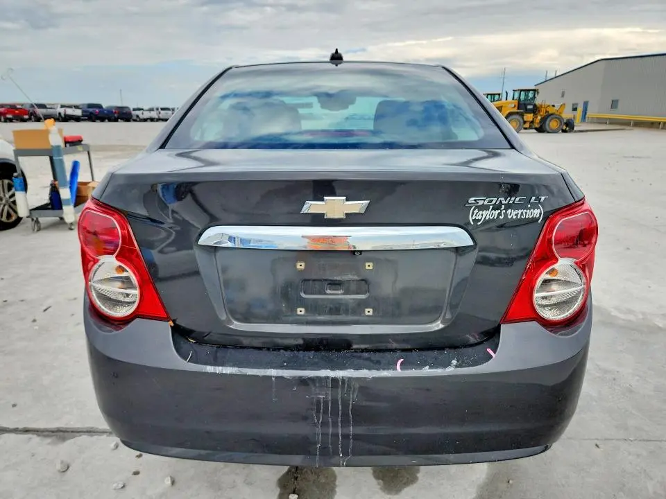 2016 CHEVROLET SONIC LT  