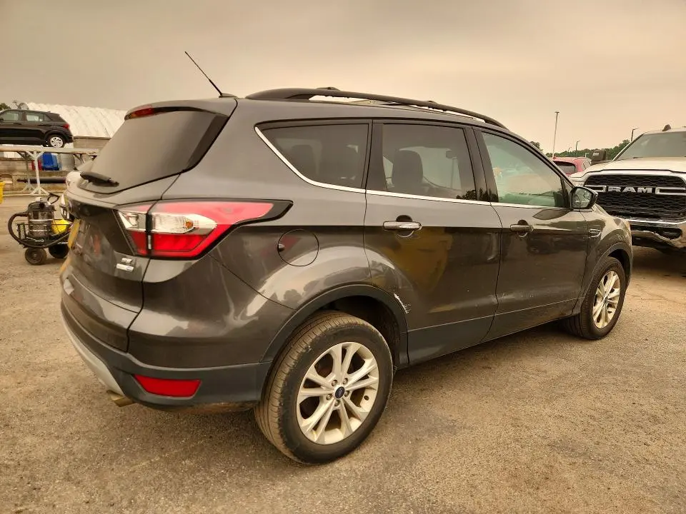 2018 FORD ESCAPE SE  