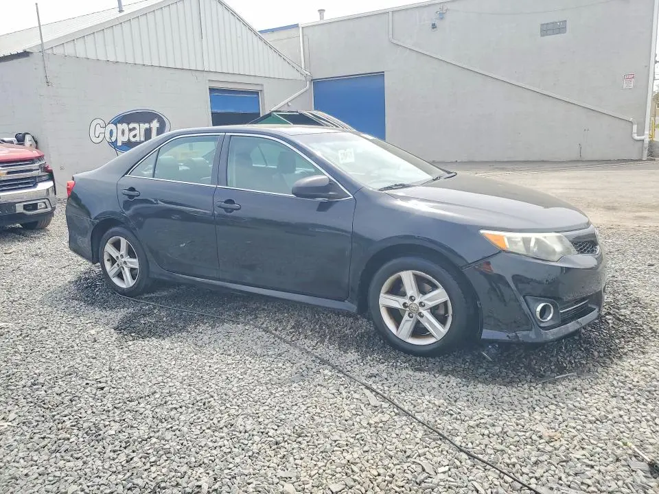 2012 TOYOTA CAMRY SE  