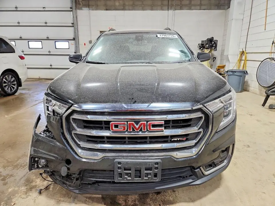 2024 GMC TERRAIN AT4  
