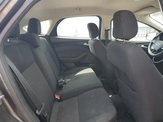 2018 FORD FOCUS SE  