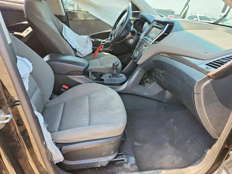2017 HYUNDAI SANTA FE SE  