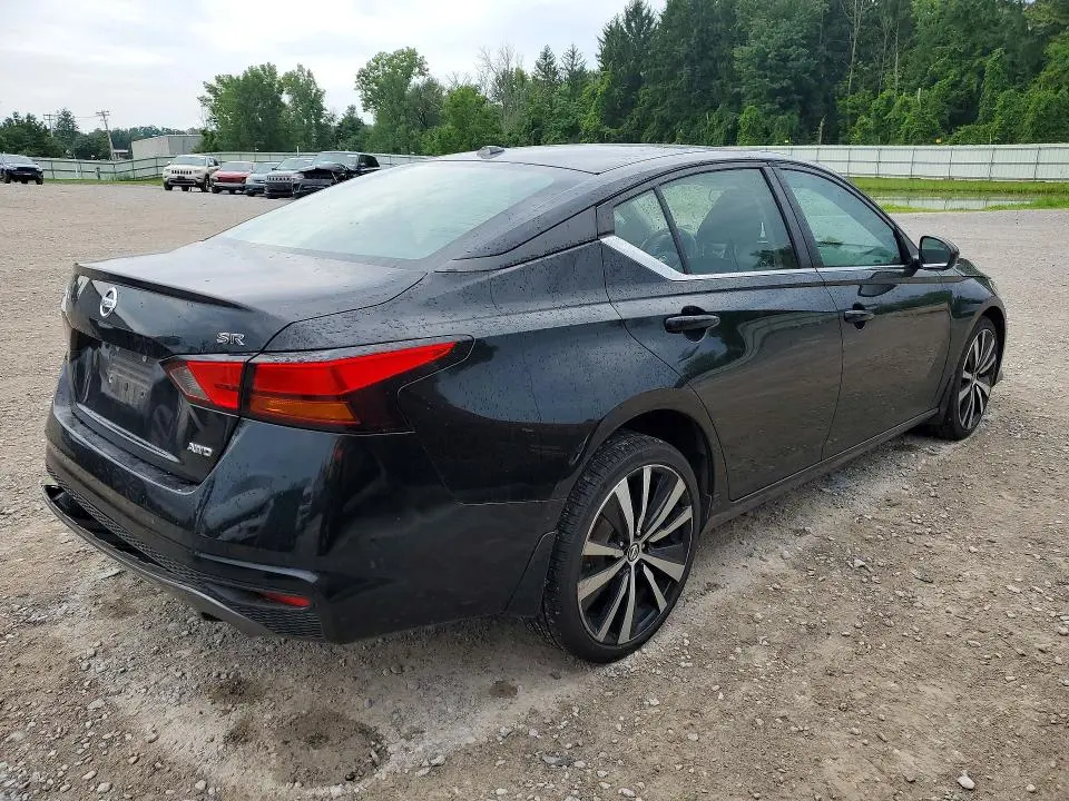 2019 NISSAN ALTIMA SR  