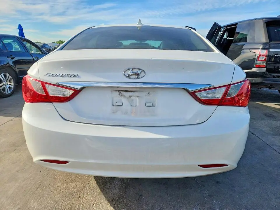 2011 HYUNDAI SONATA GLS  