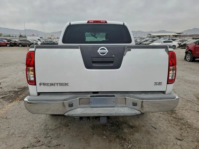 2010 NISSAN FRONTIER CREW CAB SE  
