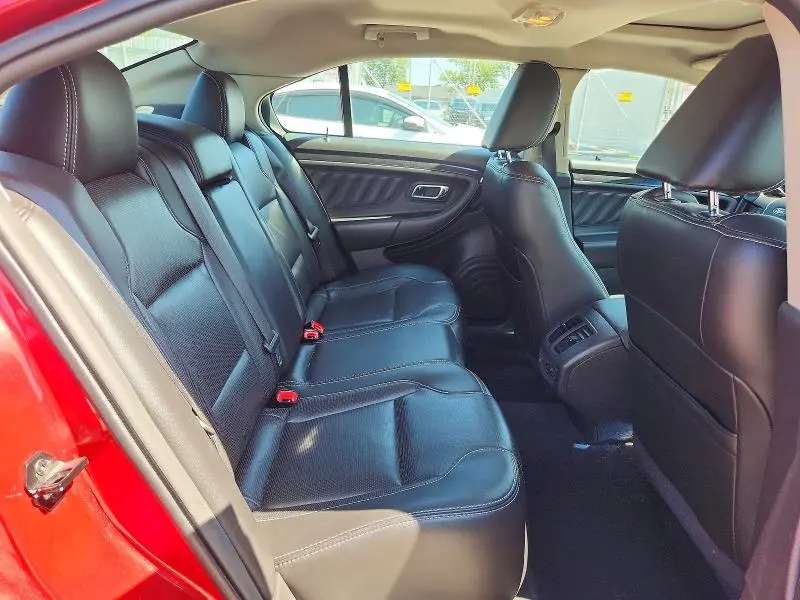 2011 FORD TAURUS LIMITED  