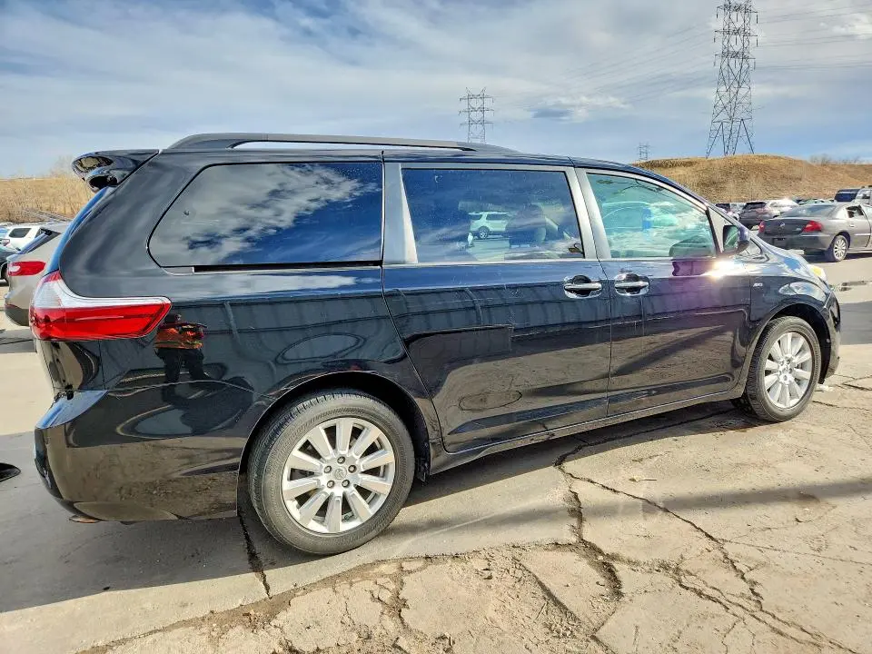 2017 TOYOTA SIENNA XLE 7-PASSENGER  