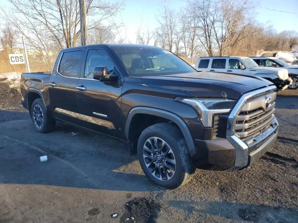 2025 TOYOTA TUNDRA CREWMAX LIMITED  