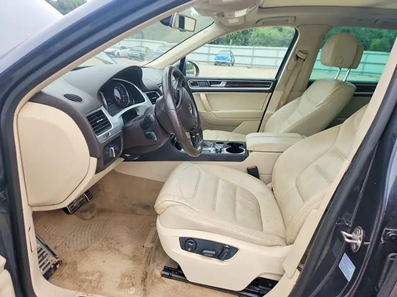2013 VOLKSWAGEN TOUAREG V6 TDI  