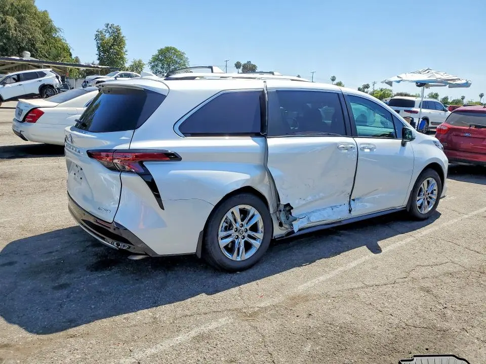 2025 TOYOTA SIENNA LIMITED 7-PASSENGER  