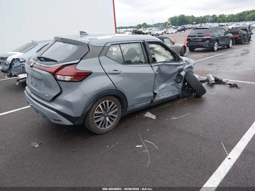 2021 NISSAN KICKS SV XTRONIC CVT