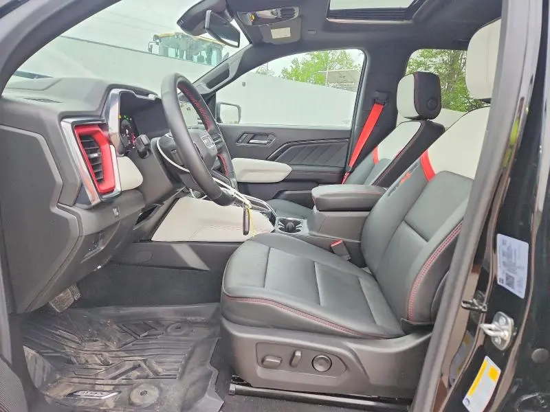 2025 GMC CANYON AT4  