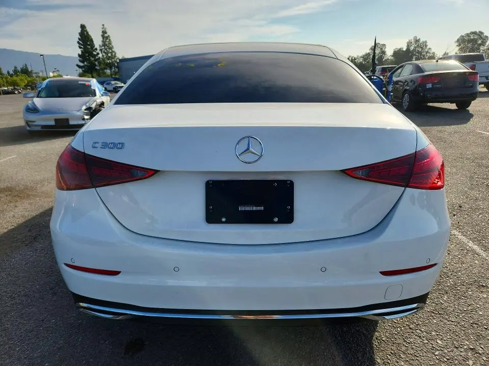 2025 MERCEDES-BENZ C 300  