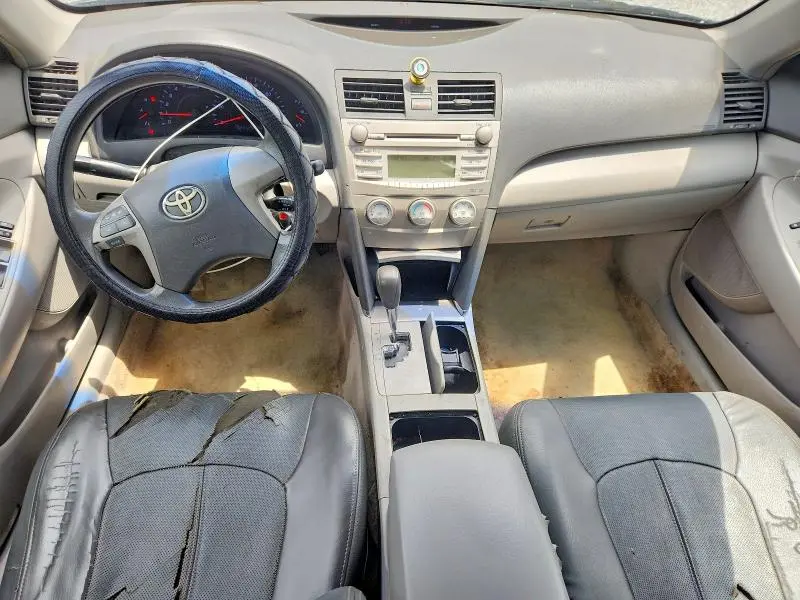 2010 TOYOTA CAMRY LE  